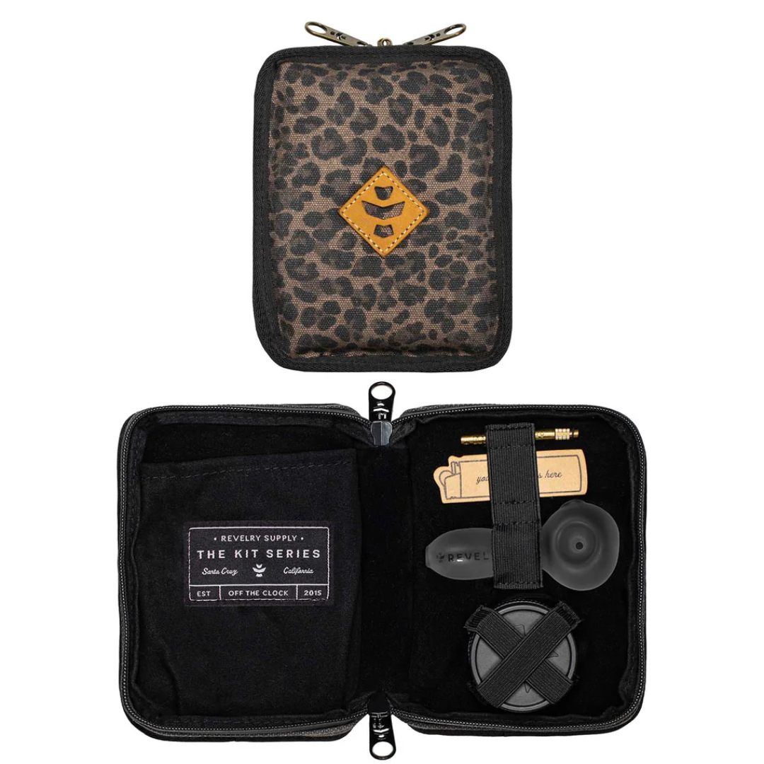 Pipe Kit | Smell Proof Bag with Glass Pipe / Leopard
